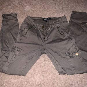 Green cargo skinny pants